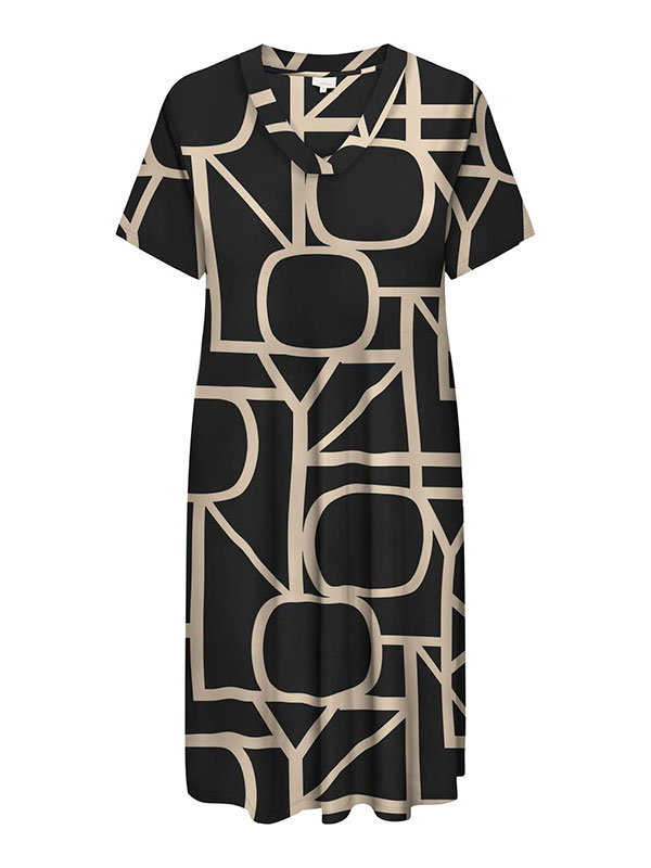 CARFYRLA - Plus Size Klänning fra Only Carmakoma