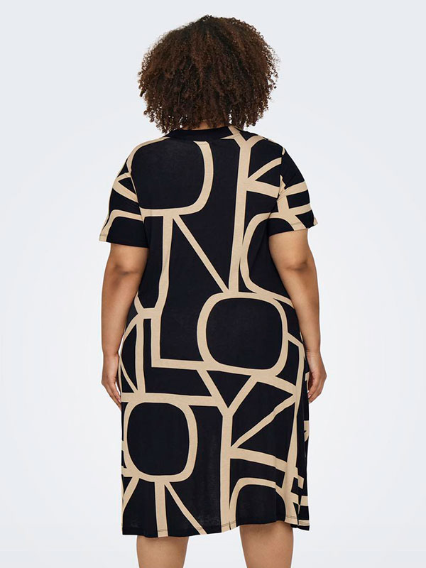 CARFYRLA - Plus Size Klänning fra Only Carmakoma