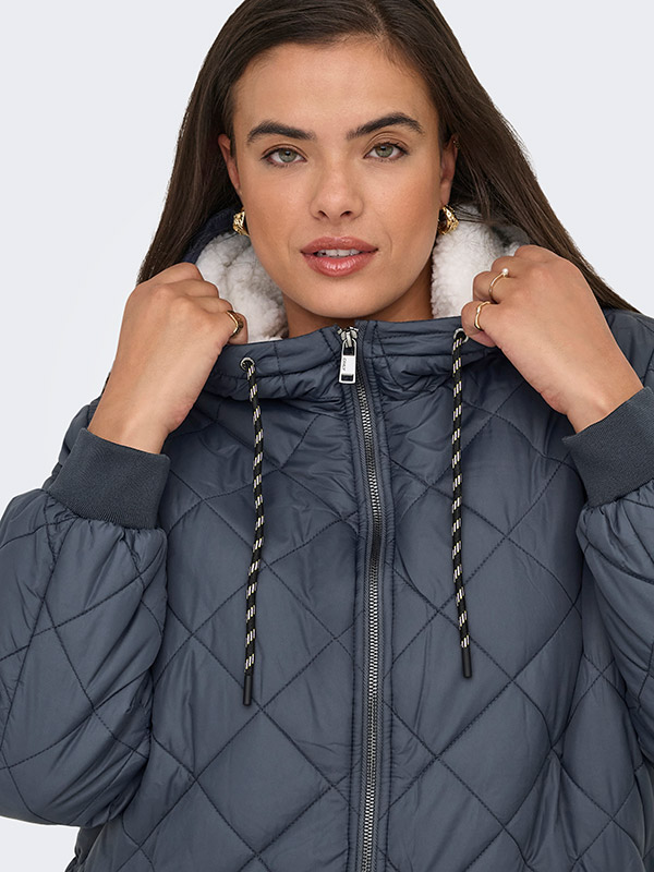 CARNEWSANDY - Plus Size Jacka fra Only Carmakoma