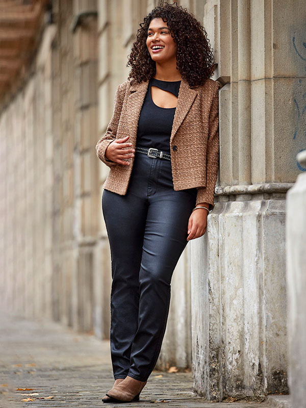 KENNEDY  - Plus Size Jacka fra Only Carmakoma