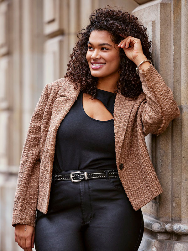 KENNEDY  - Plus Size Jacka fra Only Carmakoma