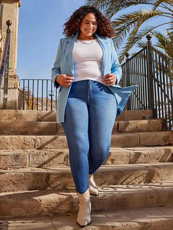 CARNEWTHEA - Plus Size Kavaj fra Only Carmakoma