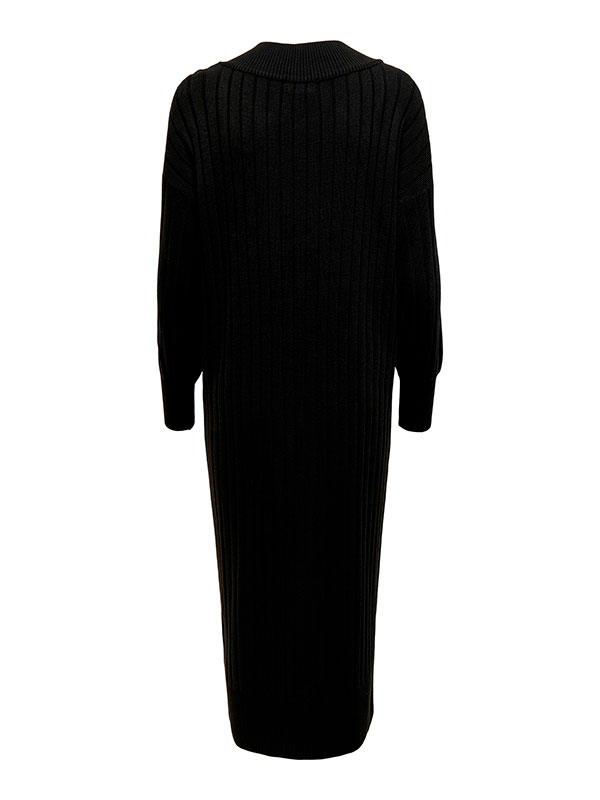 NEW TESSA - Lång svart stickad klänning fra Only Carmakoma
