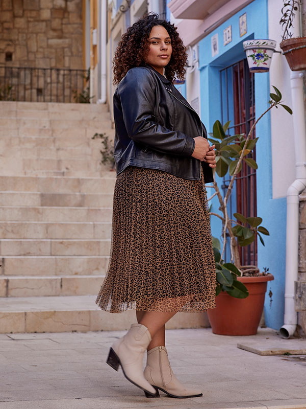 CARSKY - Plus Size Kjol fra Only Carmakoma