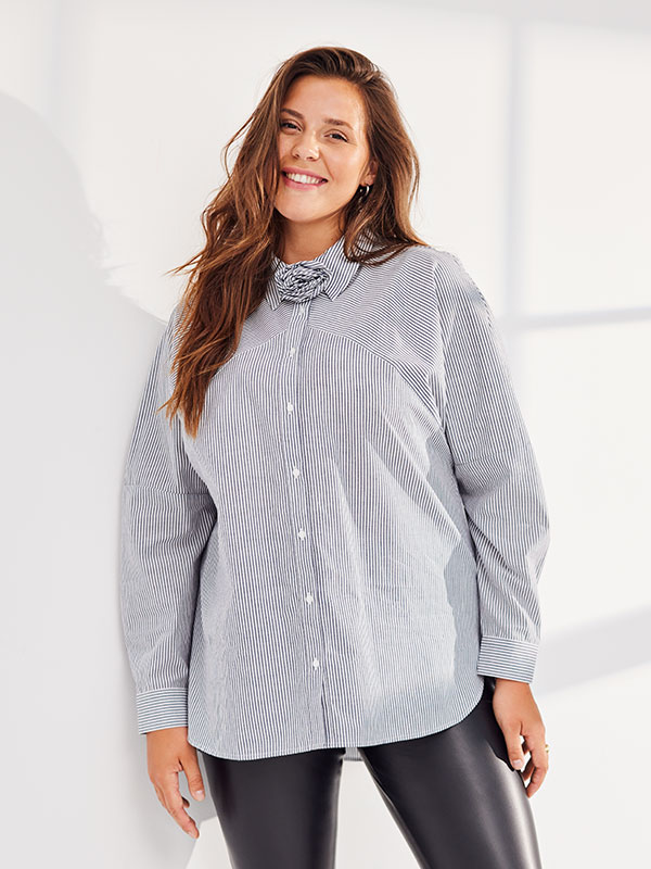 CARNONNA - Plus Size Skjorta fra Only Carmakoma