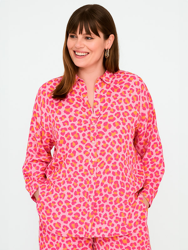 CARTHYRA - Plus Size Skjorta fra Only Carmakoma