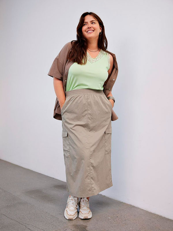 CARNICOLA - Plus Size Kjol fra Only Carmakoma