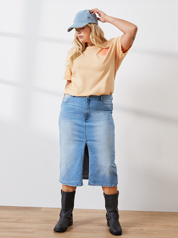 CARROSE - Plus Size Kjol fra Only Carmakoma