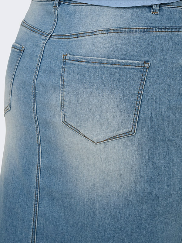 CARROSE - Plus Size Kjol fra Only Carmakoma