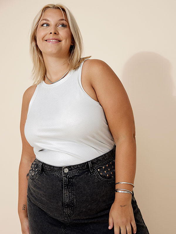 CARMANJA - Plus Size Kjol fra Only Carmakoma