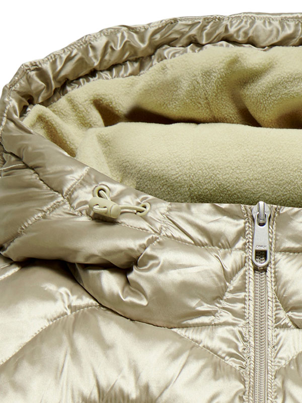 CARVEGA - Plus Size Jacka fra Only Carmakoma