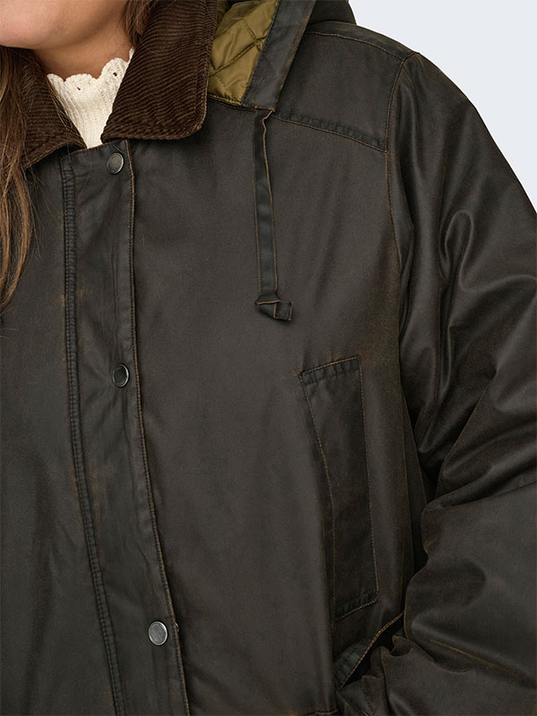 CARMOUNTAIN - Plus Size Jacka fra Only Carmakoma