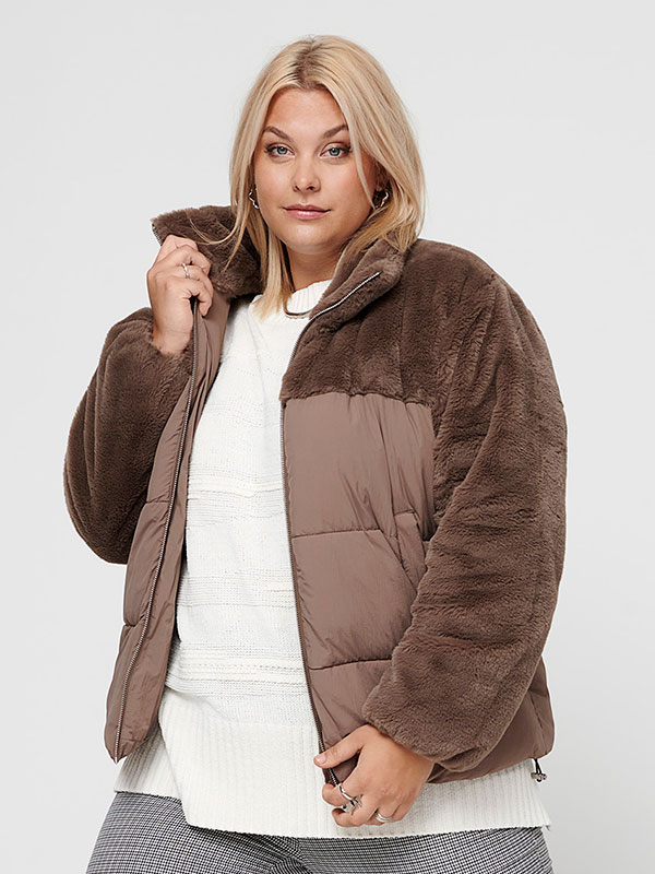 CARWANJA - Plus Size Jacka fra Only Carmakoma