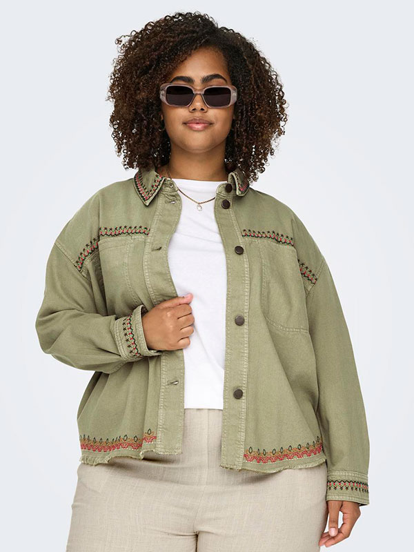 CARPRIME - Plus Size Jacka fra Only Carmakoma