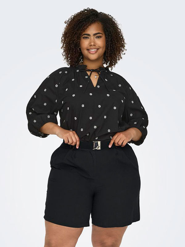 CARCAROLYN - Plus Size Shorts fra Only Carmakoma