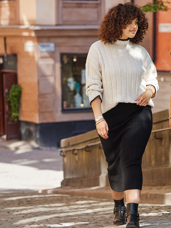 CARJEANETT - Plus Size Kjol fra Only Carmakoma