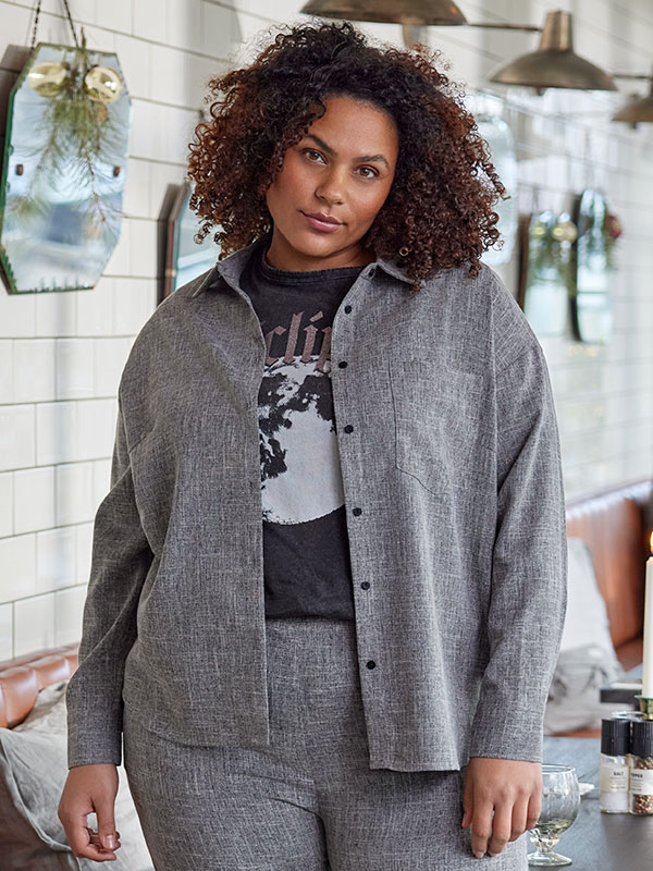 CARSUTTIN - Plus Size Skjorta fra Only Carmakoma
