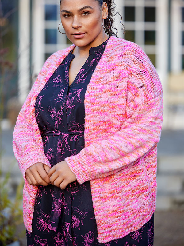 CARMELENA - Plus Size Klänning fra Only Carmakoma