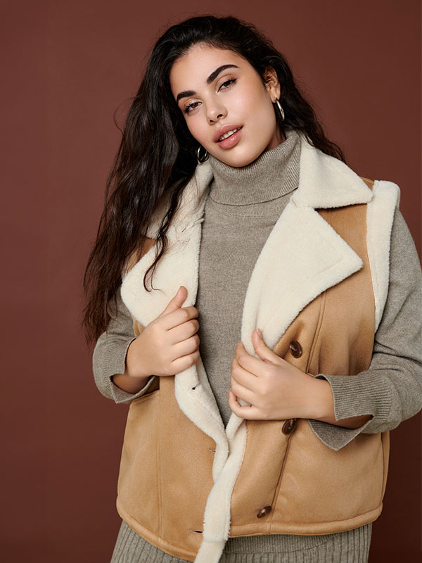 CARROSALIQUE - Plus Size Väst fra Only Carmakoma