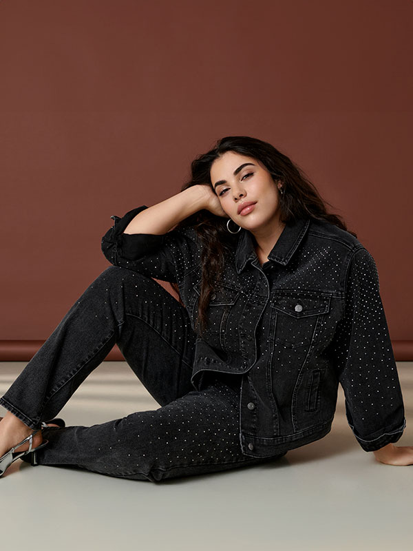CARJAGGER - Plus Size Jacka fra Only Carmakoma