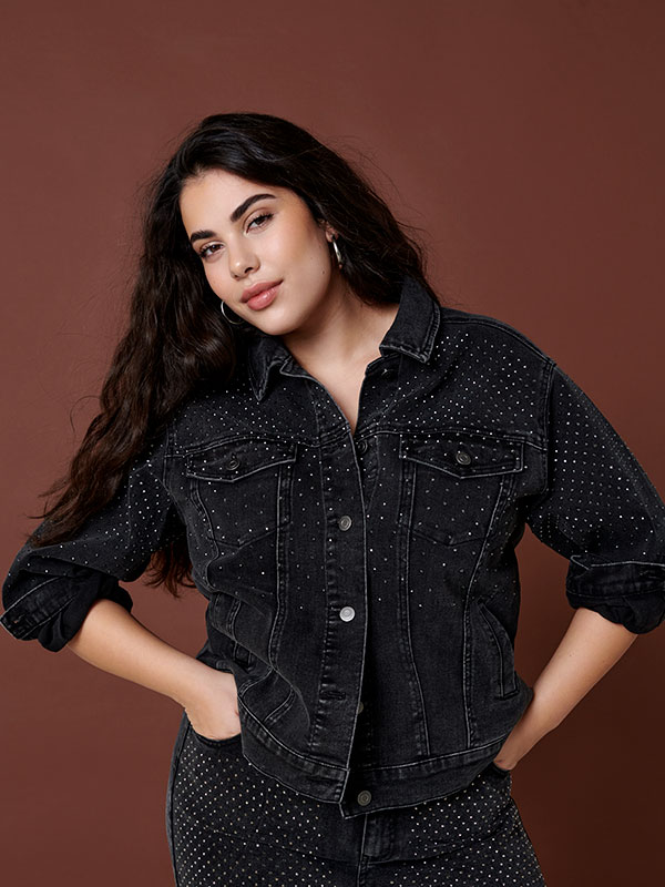 CARJAGGER - Plus Size Jacka fra Only Carmakoma