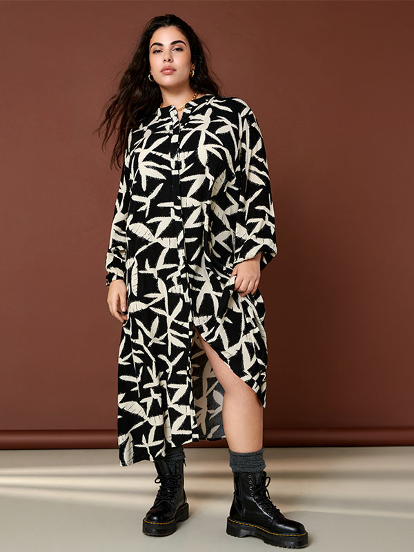 CARMERIELLE - Plus Size Klänning fra Only Carmakoma