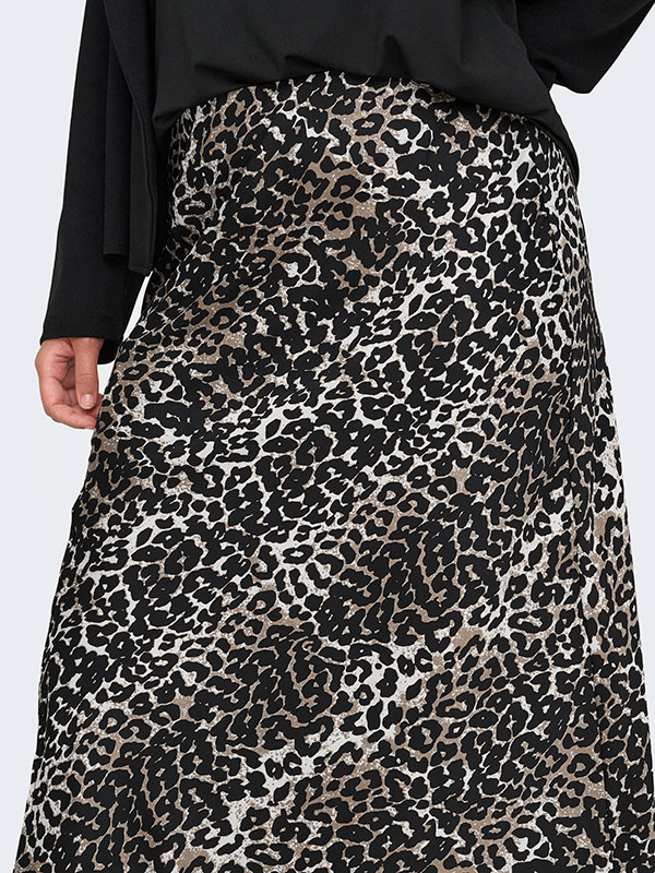 CARDOMINA - Plus Size Kjol fra Only Carmakoma