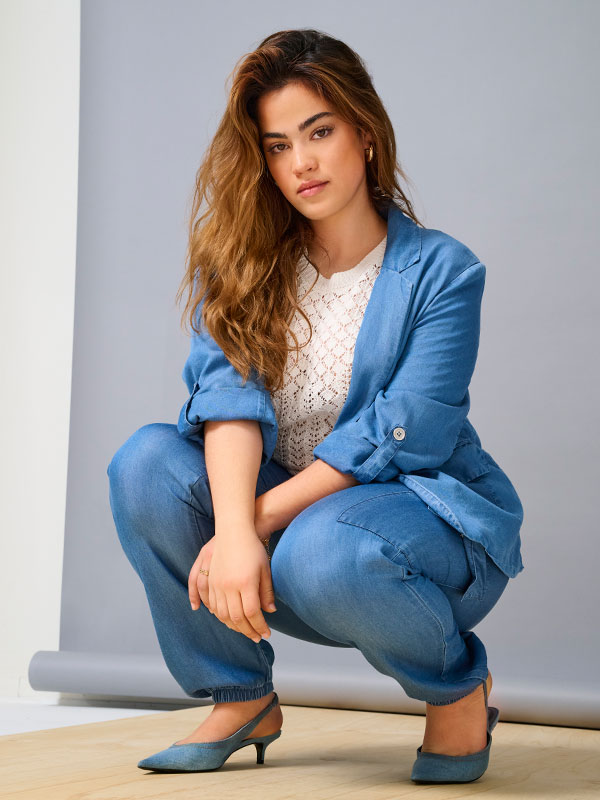 CARCHARIS - Plus Size Kavaj fra Only Carmakoma