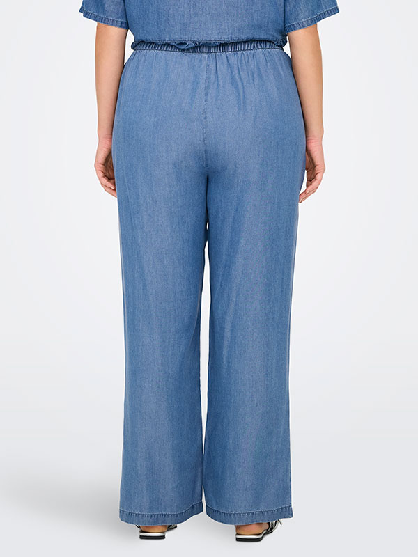 CARCHARIS - Plus Size Byxor fra Only Carmakoma