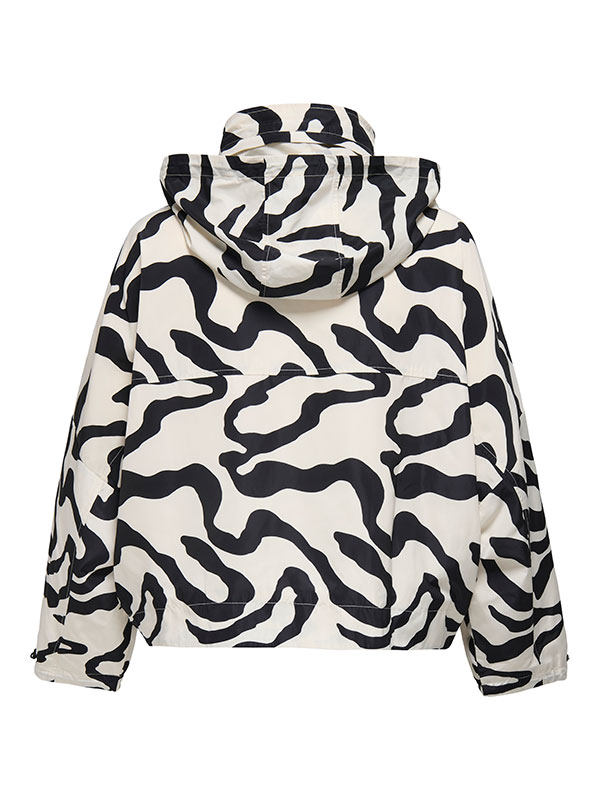 CARBETTY - Plus Size Jacka fra Only Carmakoma