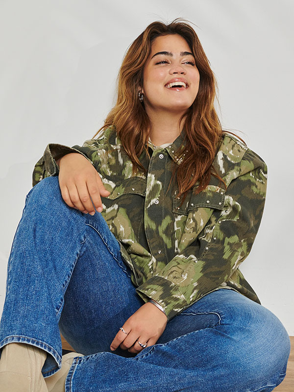 CARCAVA - Plus Size Jacka fra Only Carmakoma