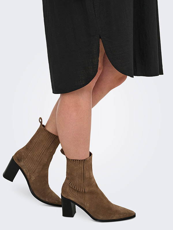 CARCOCO - Plus Size Klänning fra Only Carmakoma
