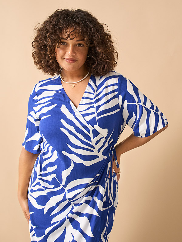 CARHELEN - Plus Size Klänning fra Only Carmakoma