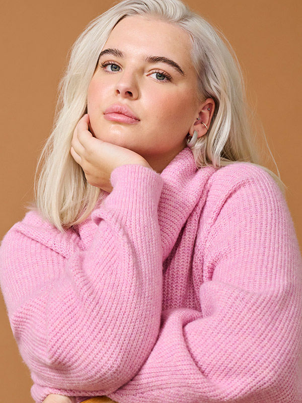 CARWHITNEY - Plus Size Tröja fra Only Carmakoma