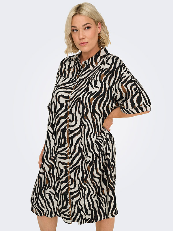 CARBERTE - Plus Size Klänning fra Only Carmakoma