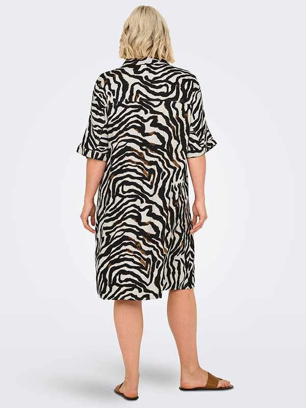CARBERTE - Plus Size Klänning fra Only Carmakoma