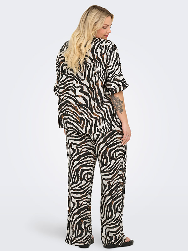 CARBERTE - Plus Size Skjorta fra Only Carmakoma