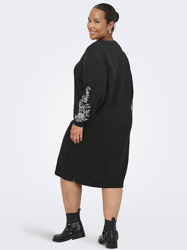 CARJENNA - Plus Size Klänning fra Only Carmakoma