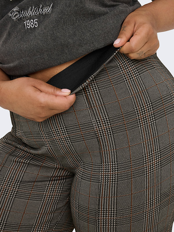CARFINE - Plus Size Byxor fra Only Carmakoma