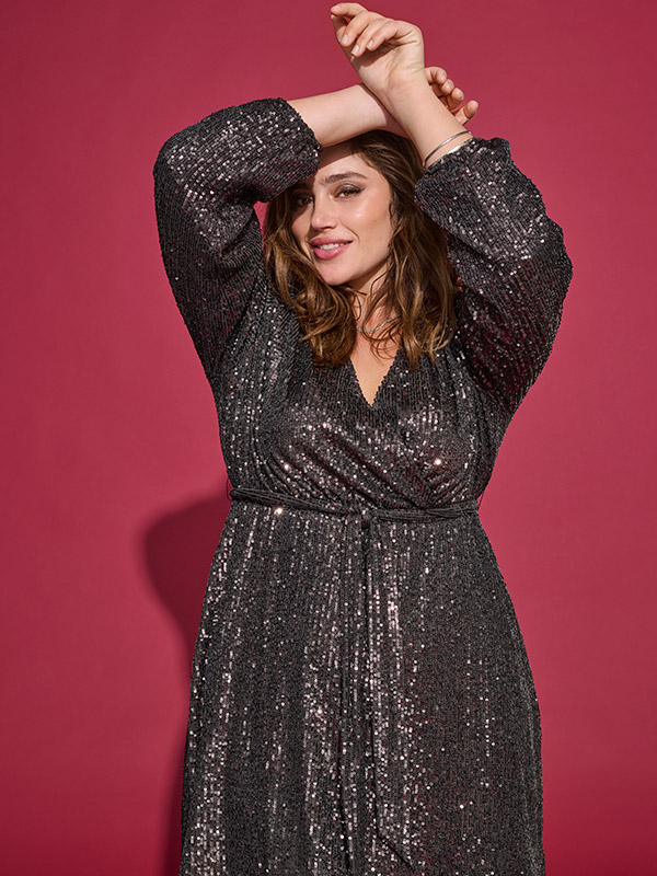 CARANA - Plus Size Klänning fra Only Carmakoma