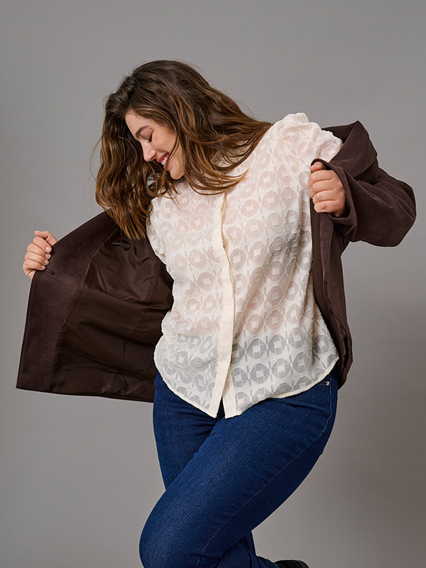 CARCHLOEY - Plus Size Skjorta fra Only Carmakoma
