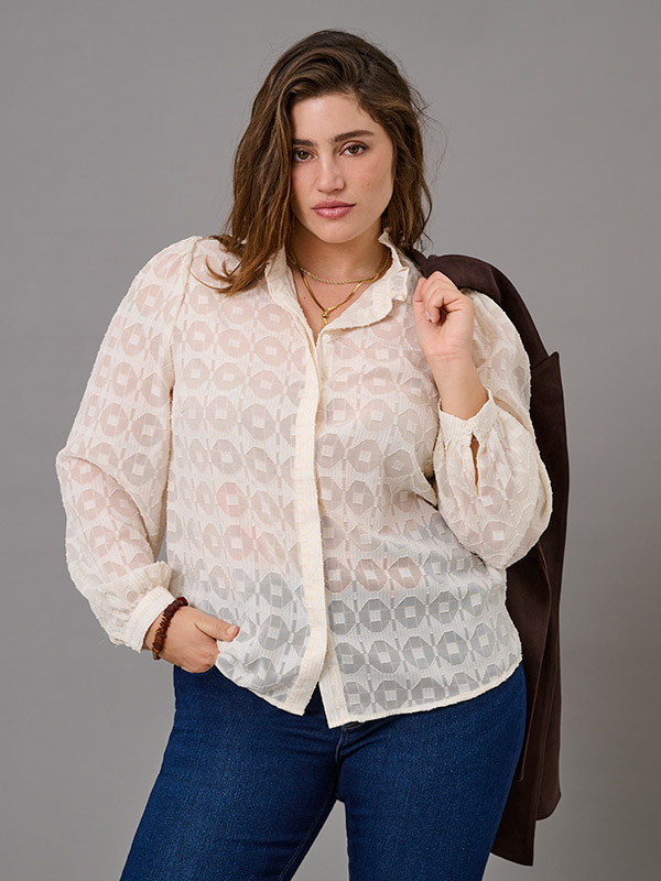 CARCHLOEY - Plus Size Skjorta fra Only Carmakoma