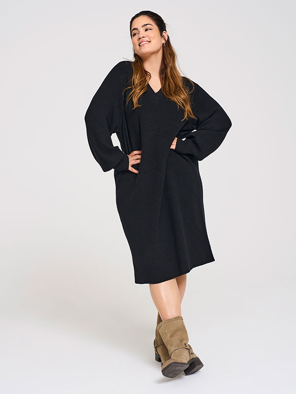 CARKATIA - Plus Size Klänning fra Only Carmakoma