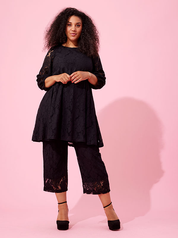 TILDA - Plus Size Byxor fra Zhenzi