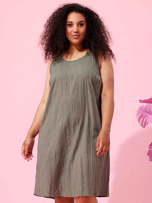 SAVANNA - Plus Size Klänning fra Zhenzi