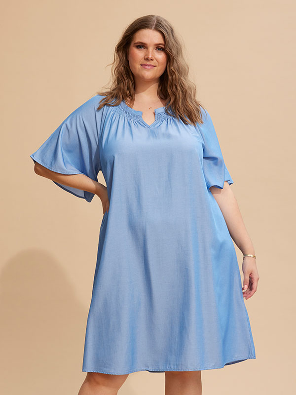 MEGANE - Plus Size Klänning fra Zhenzi