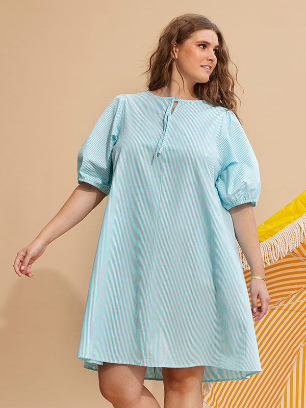 SANDRA - Plus Size Klänning fra Zhenzi