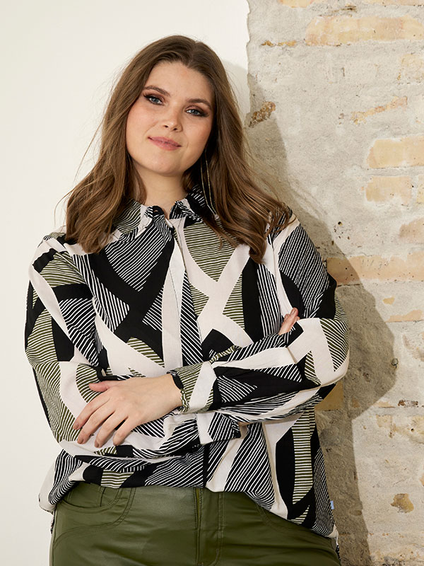 BOBY - Plus Size Skjorta fra Zhenzi