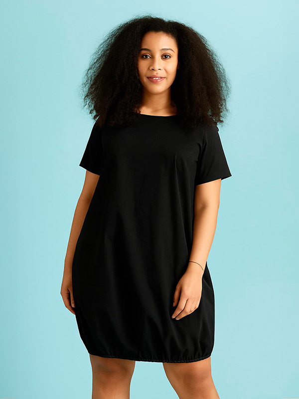 AMIN - Plus Size Klänning fra Zhenzi