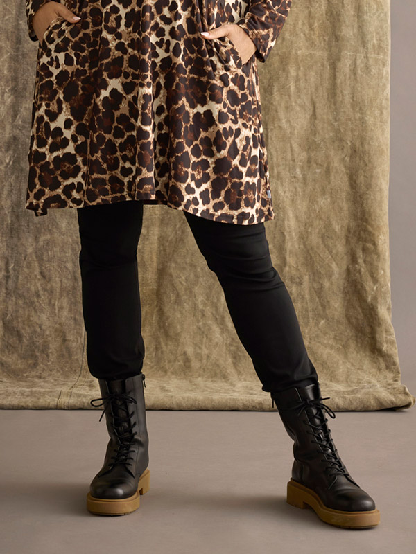 ZH-GROOVE - Plus Size Byxor fra Zhenzi